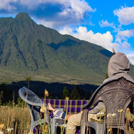 Under Volcanoes View Guest House Nyarugina Buitenkant foto