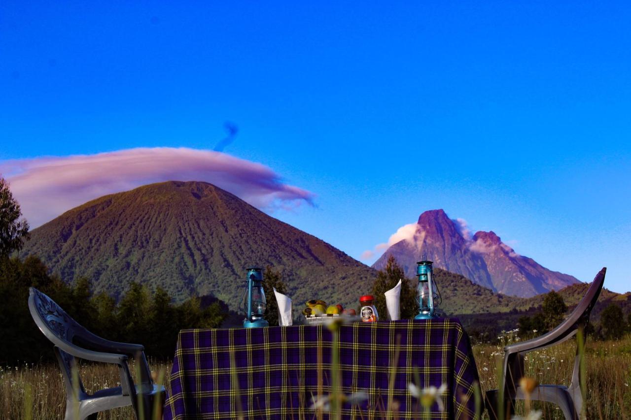 Under Volcanoes View Guest House Nyarugina Buitenkant foto