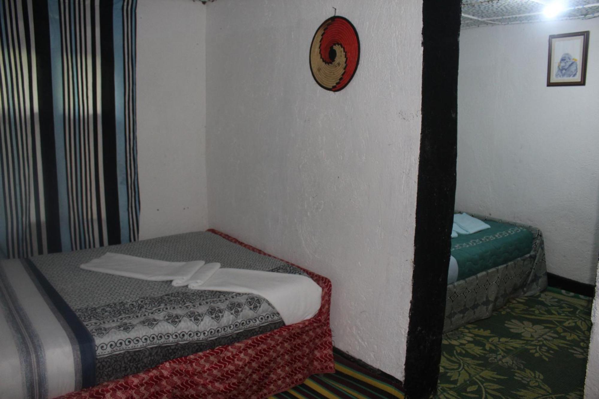 Under Volcanoes View Guest House Nyarugina Buitenkant foto